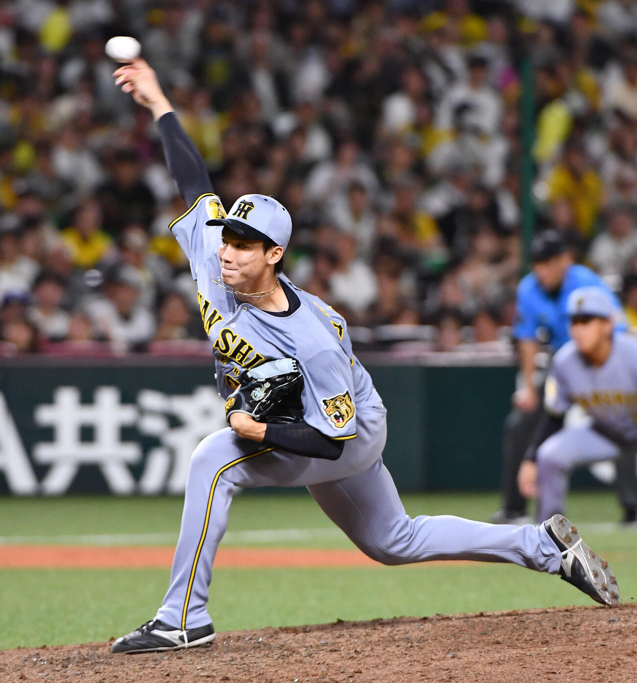 ソフトバンク対阪神　6回裏から登板した、阪神2番手の湯浅京己（撮影・岩下翔太）