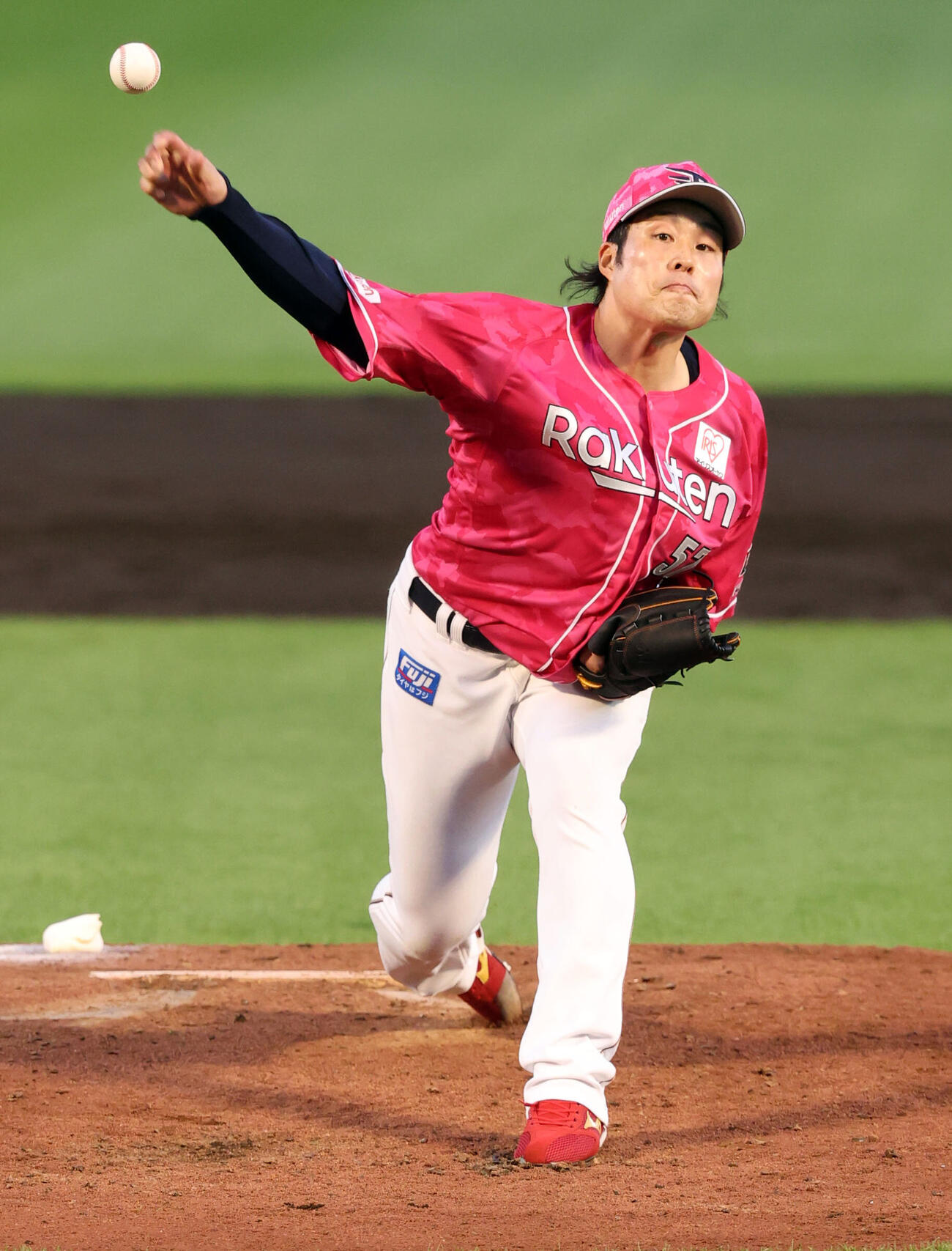 楽天対巨人　力投する楽天先発の滝中瞭太（撮影・浅見桂子）＝2026年6月11日