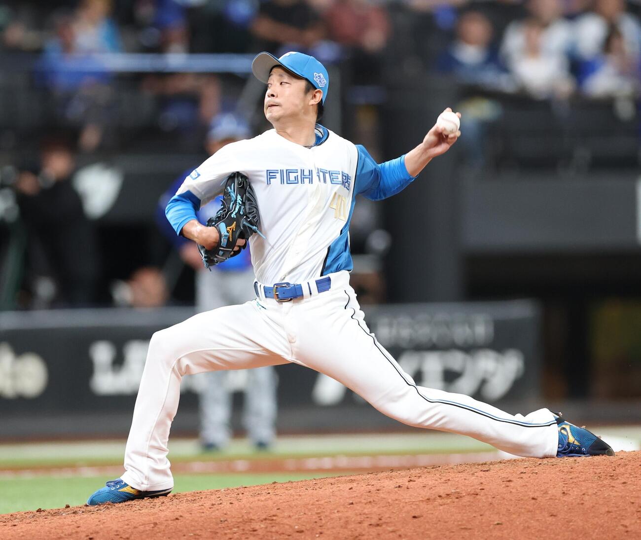 日本ハム対DeNA 7回に登板の島本浩也（撮影・黒川智章）