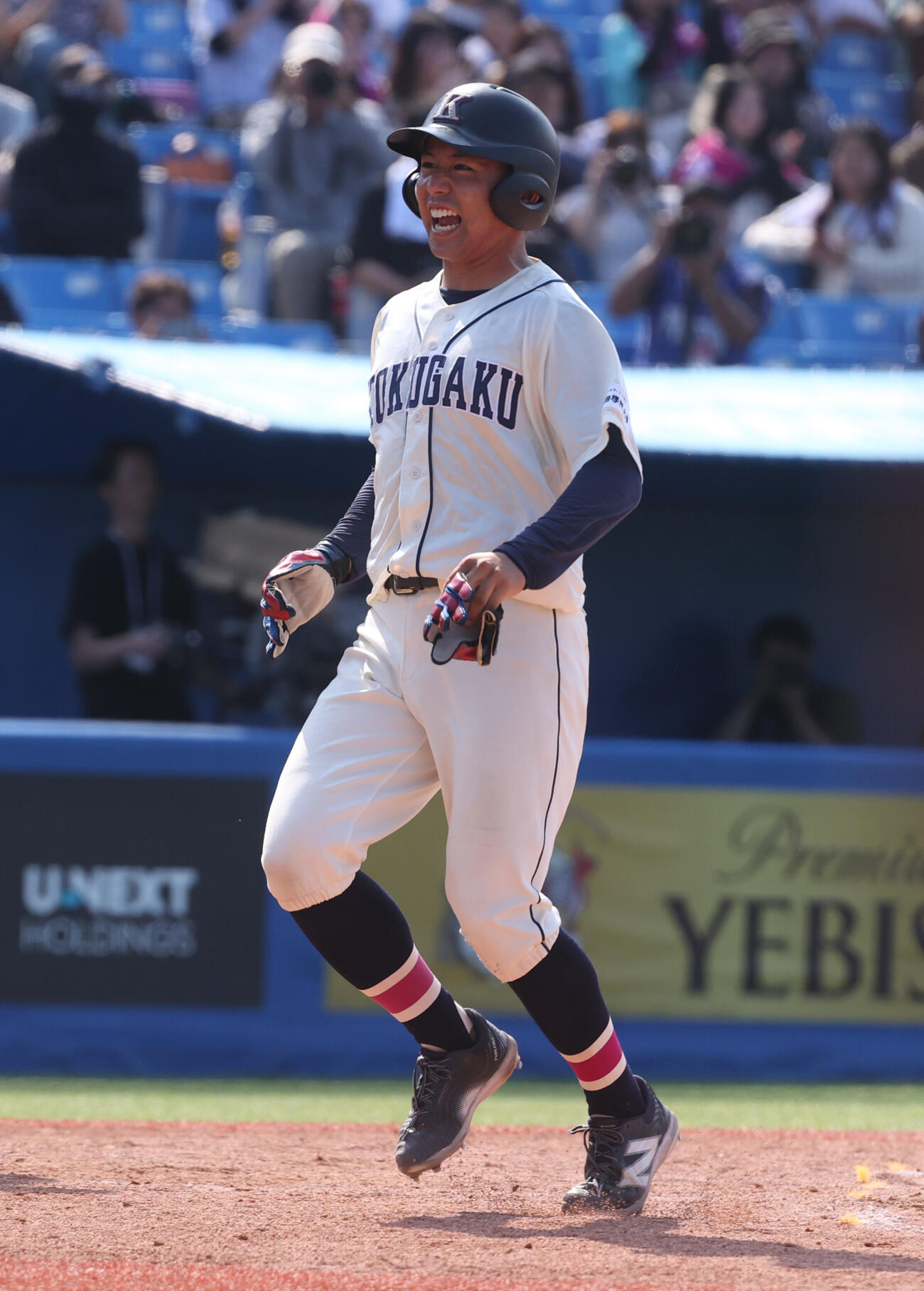 全日本大学野球選手権　準決勝　国学院大対関大　3回表国学院大1死三塁、田井志門の犠飛で三塁走者赤堀颯が生還する（撮影・柴田隆二）
