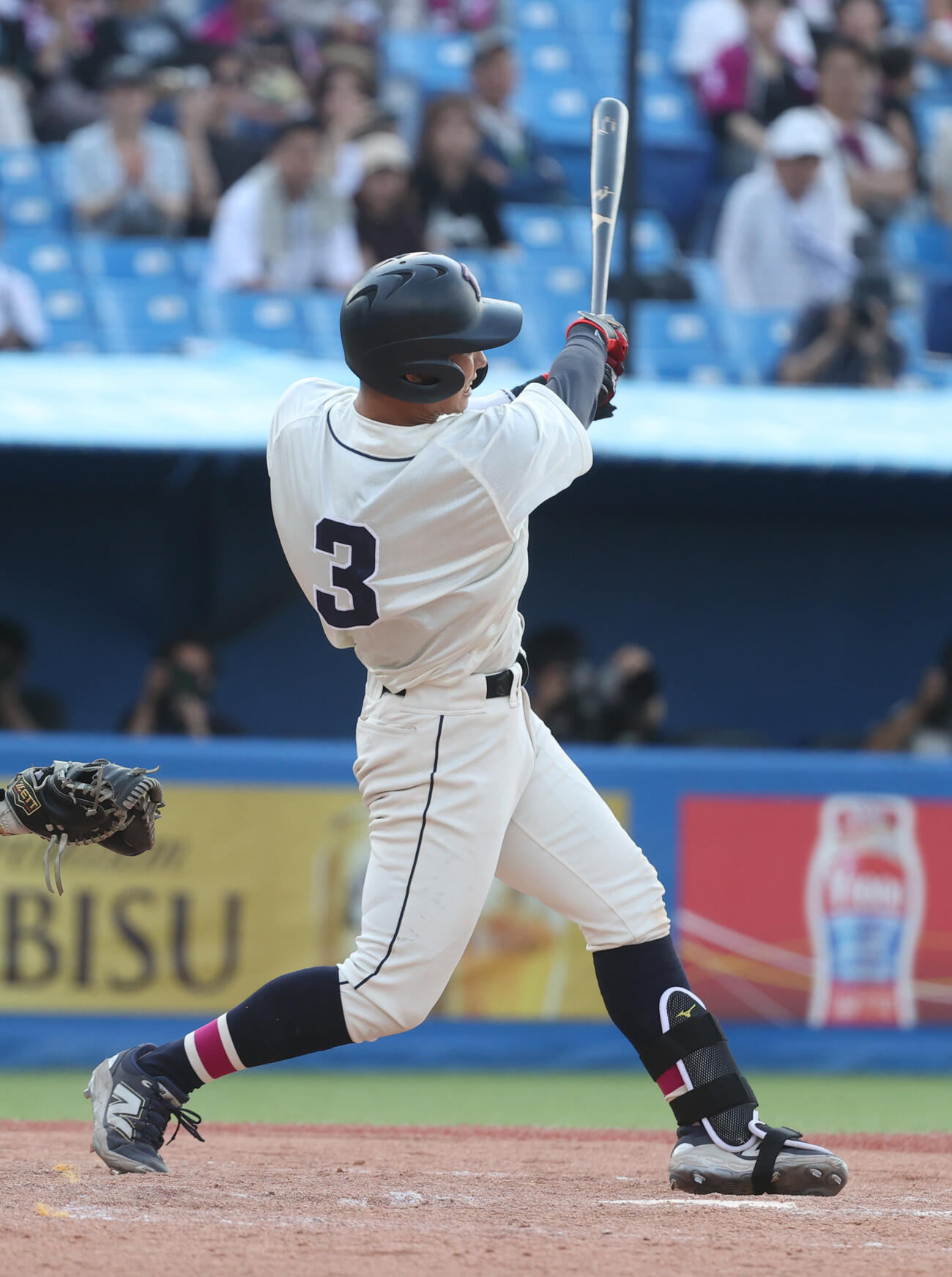 全日本大学野球選手権　準決勝　国学院大対関大　8回表国学院大無死一塁、石野蓮授は同点の適時二塁打を放つ（撮影・柴田隆二）