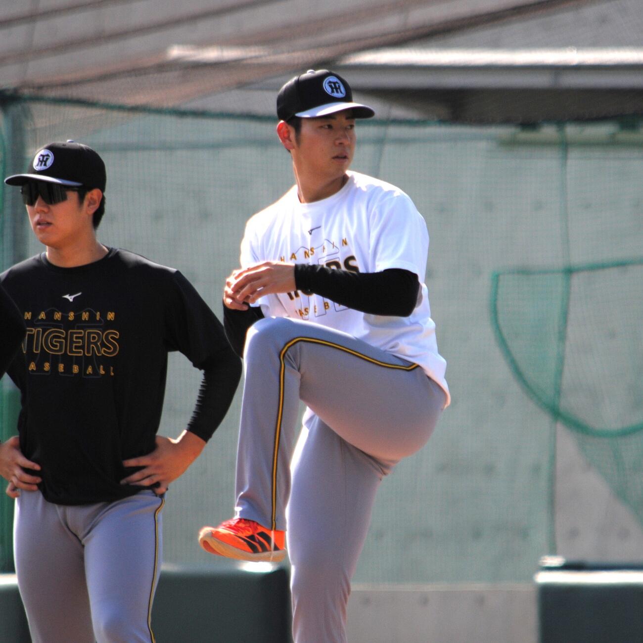 ファーム・リーグ西地区ソフトバンク戦に合流した阪神下村海翔（撮影・村松万里子）