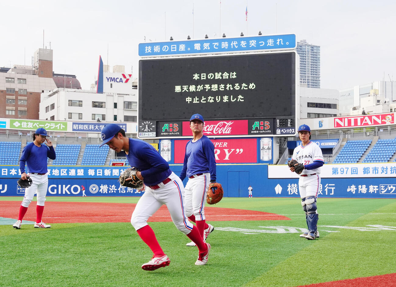 都市対抗野球大会西関東予選、第2代表決定戦の日産自動車－三菱重工East戦は悪天候予想のため中止となった（撮影・江口和貴）