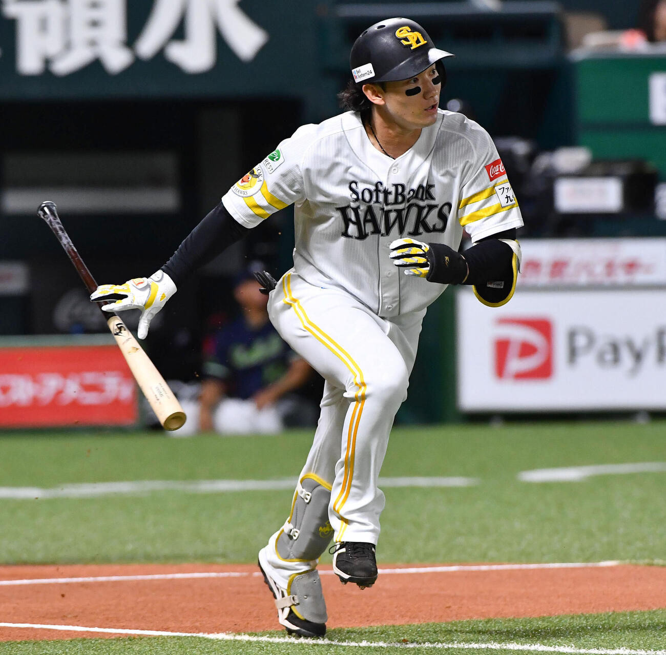 ソフトバンク対ヤクルト　1回裏ソフトバンク無死、正木智也は右中間へ先制本塁打を放つ（撮影・岩下翔太）
