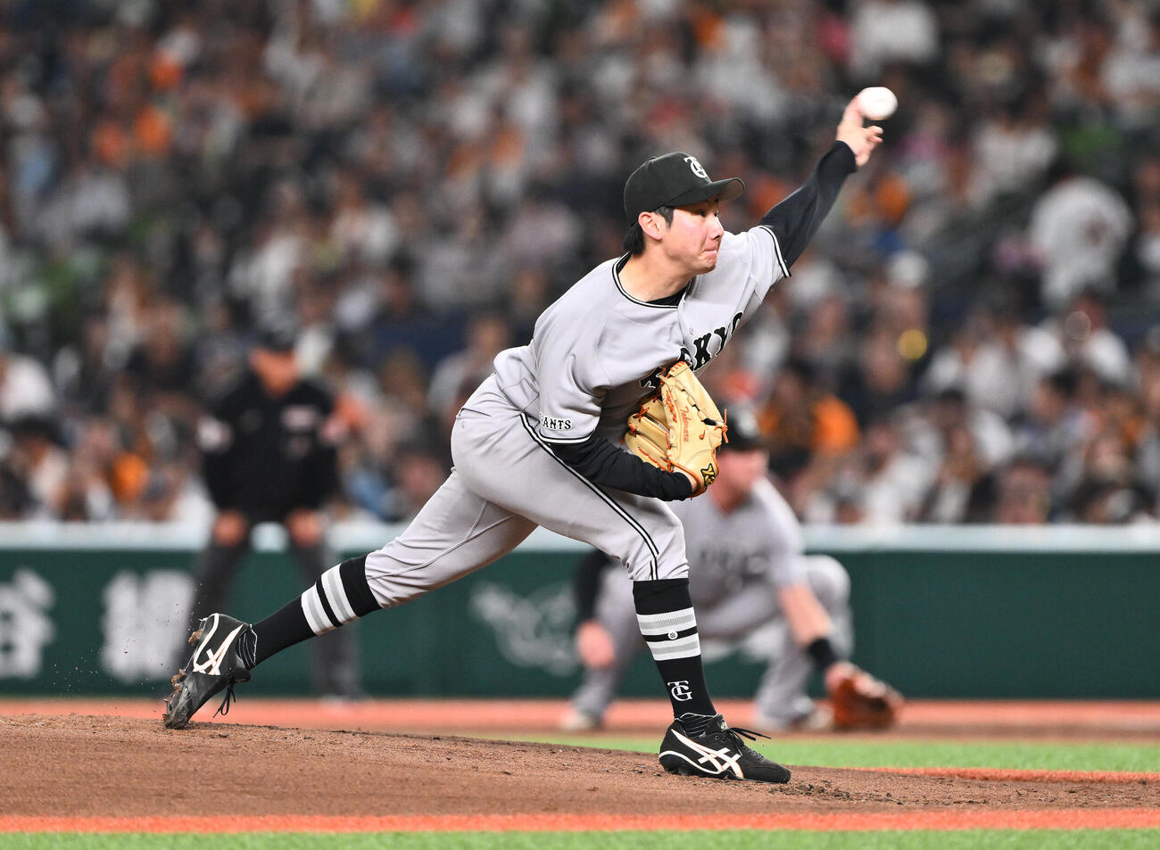 西武対巨人　巨人先発の竹丸和幸（撮影・滝沢徹郎）