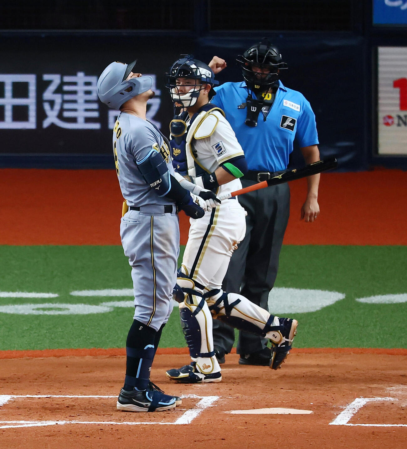 オリックス対阪神　7回表阪神2死、三振に倒れる佐藤輝明（撮影・加藤哉）＝2026年6月12日　　