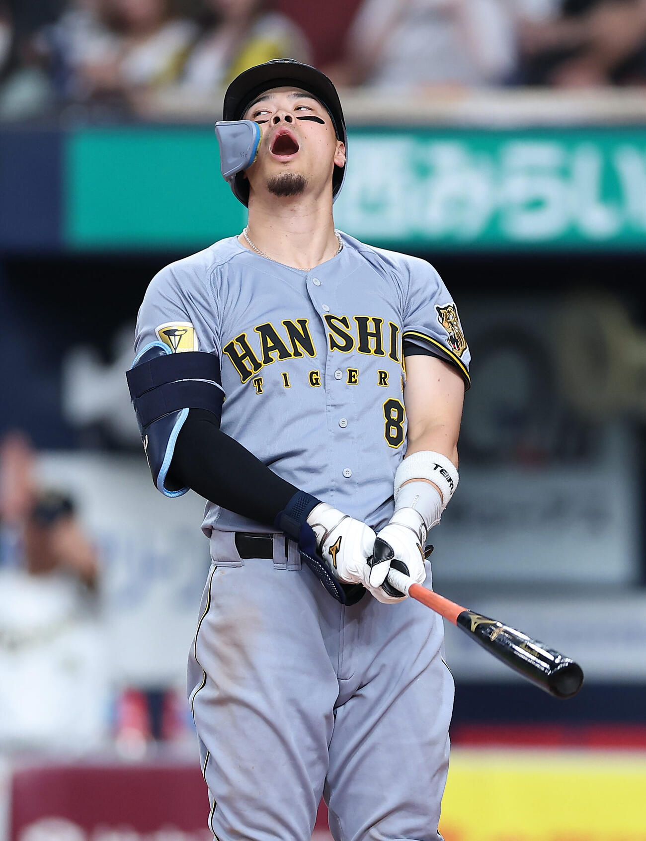 オリックス対阪神　7回表阪神2死、空振り三振に倒れる佐藤輝明（撮影・前田充）