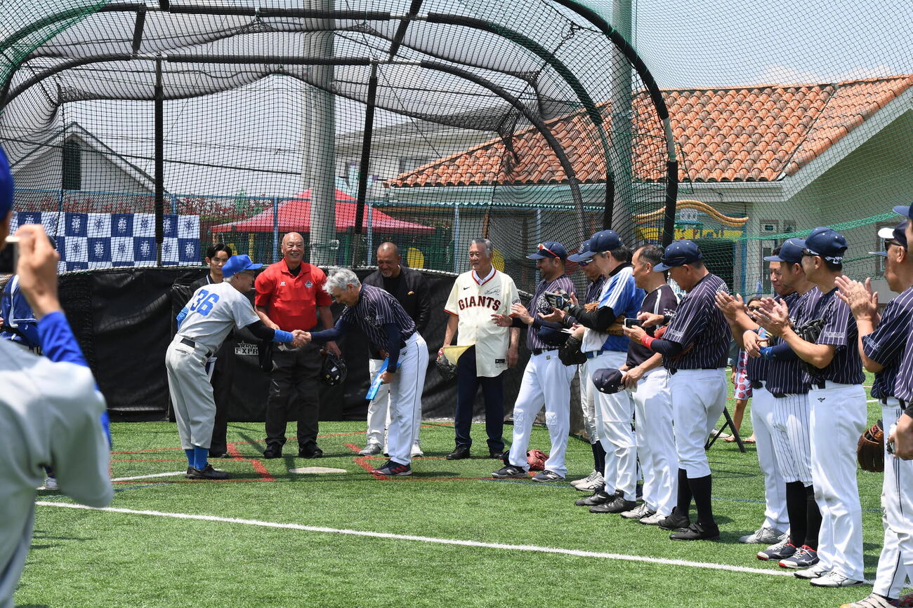 日本初の野球の国際試合から130周年を記念した「フィールド・オブ・ドリームズ2026」の様子