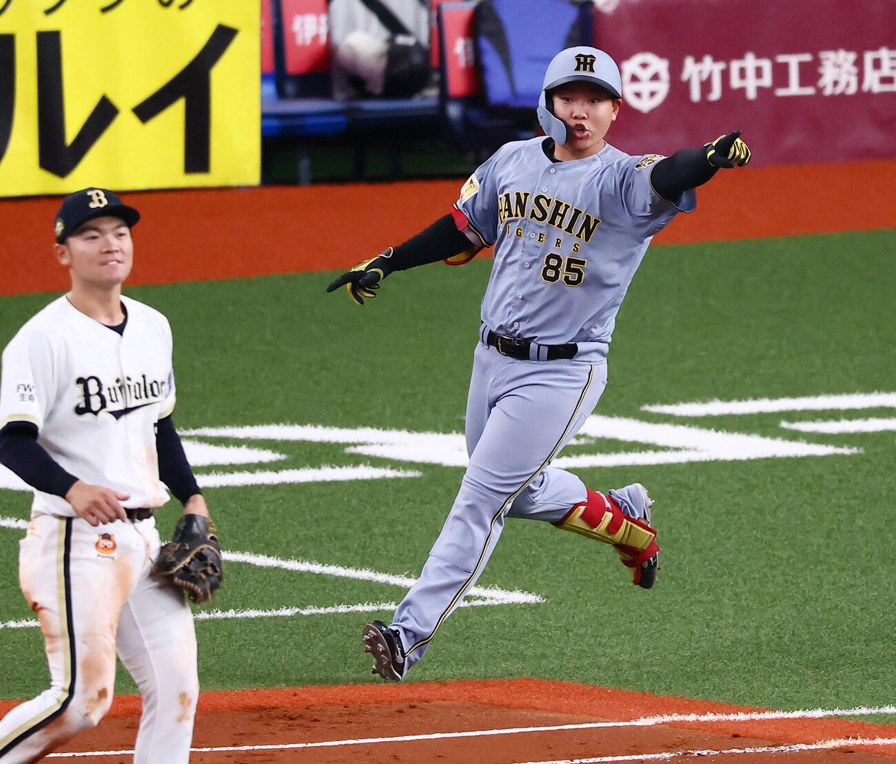 オリックス対阪神　4回表阪神1死一塁、嶋村麟士朗は中前打を放つ（撮影・加藤哉）＝2026年6月13日　