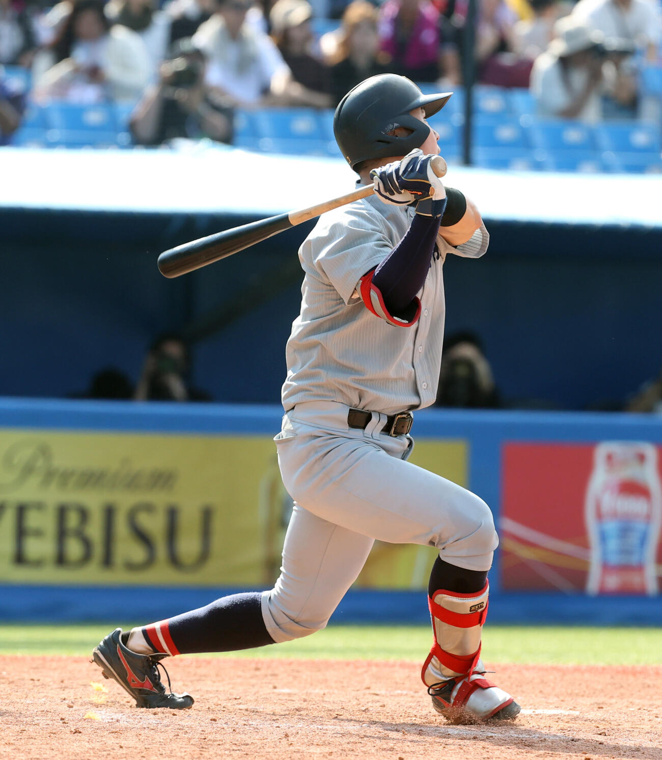 全日本大学野球選手権　準決勝　国学院大対関大　4回裏関大2死、笠井康生は本塁打を放つ（撮影・柴田隆二）