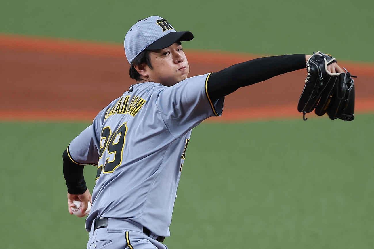 オリックス対阪神　力投する阪神先発の高橋遥人（撮影・前田充）