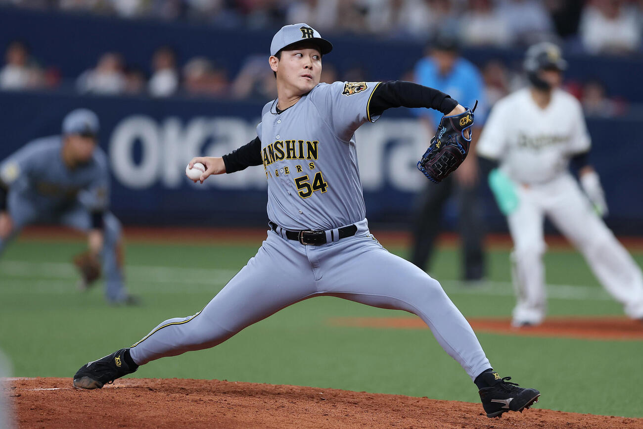 オリックス対阪神　阪神3番手の木下里都（撮影・前田充）