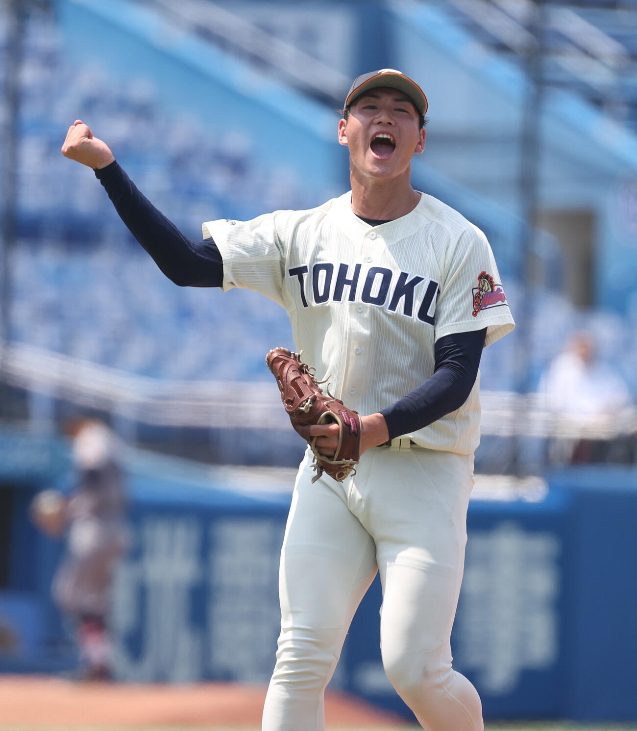 全日本大学野球選手権　準決勝　東北福祉大対慶大　8回から登板した東北福祉大・猪俣駿太はピンチを抑えガッツポーズする（撮影・柴田隆二）（＝2026年6月13日）　