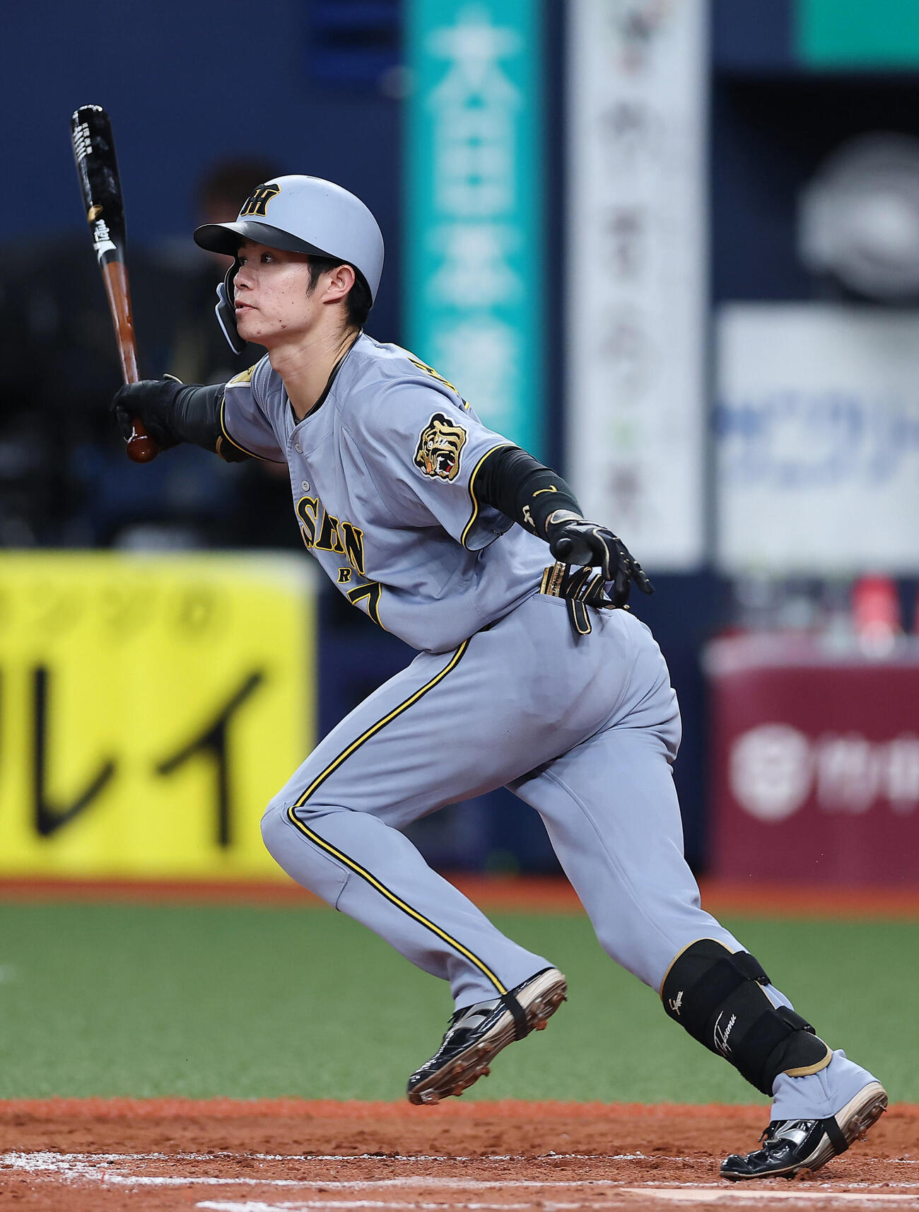 オリックス対阪神　9回表阪神2死三塁、中前適時打を放つ中野拓夢（撮影・前田充）