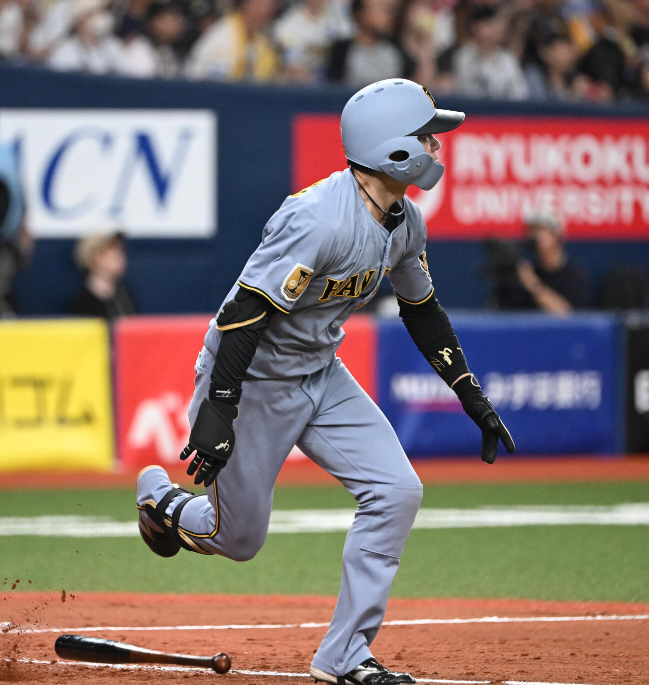 オリックス対阪神　9回表阪神2死三塁、中前適時打を放つ中野拓夢（撮影・和賀正仁）