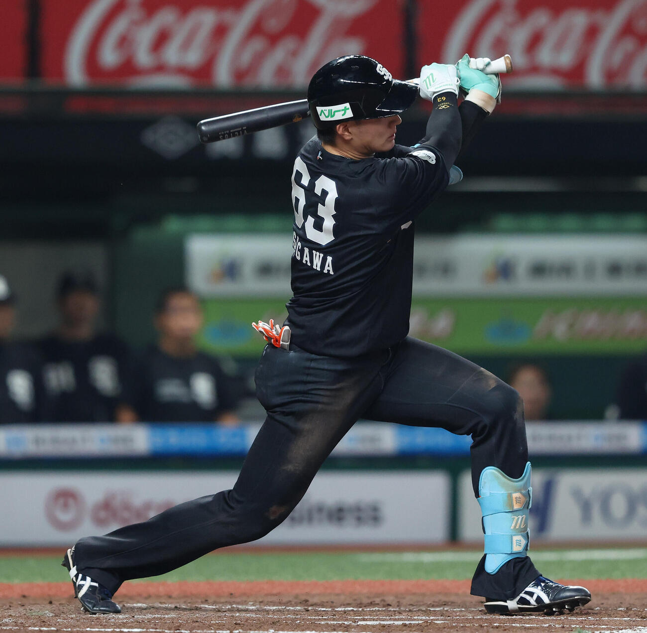 交流戦　西武対巨人　7回裏西武無死、フェンス直撃の二塁打を放つ長谷川信哉（撮影・河田真司）