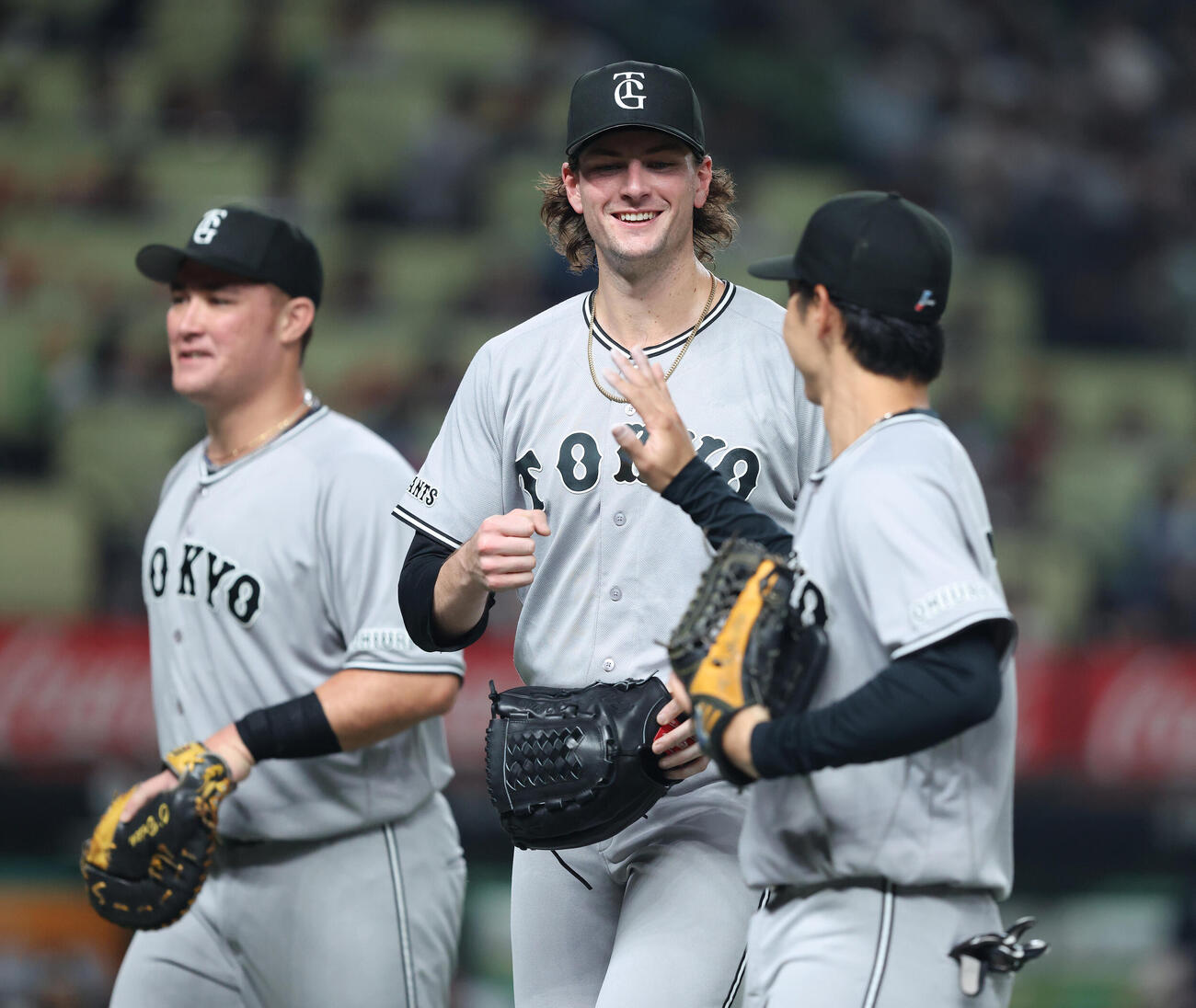 交流戦　西武対巨人　4回裏を抑えるウィットリー（撮影・河田真司）
