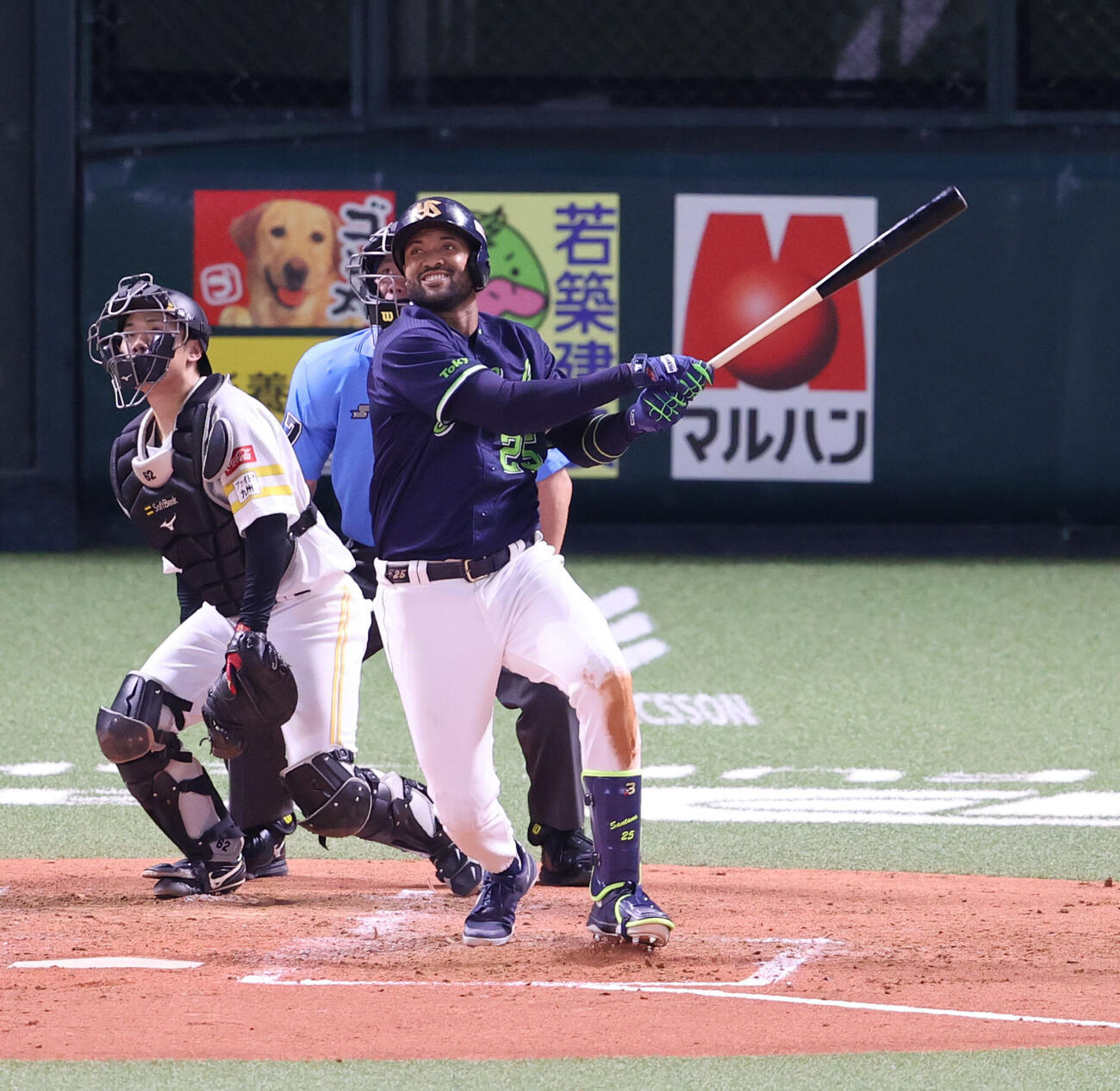 ソフトバンク対ヤクルト　5回表ヤクルト2死、サンタナは右越え本塁打を放つ（撮影・梅根麻紀）