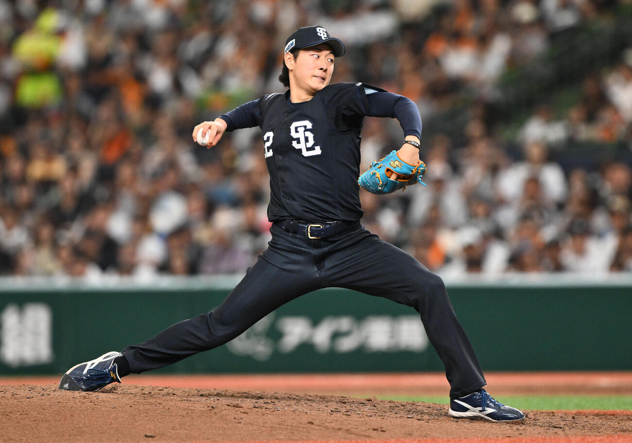 西武対巨人　西武3番手で登板する篠原響（撮影・滝沢徹郎）