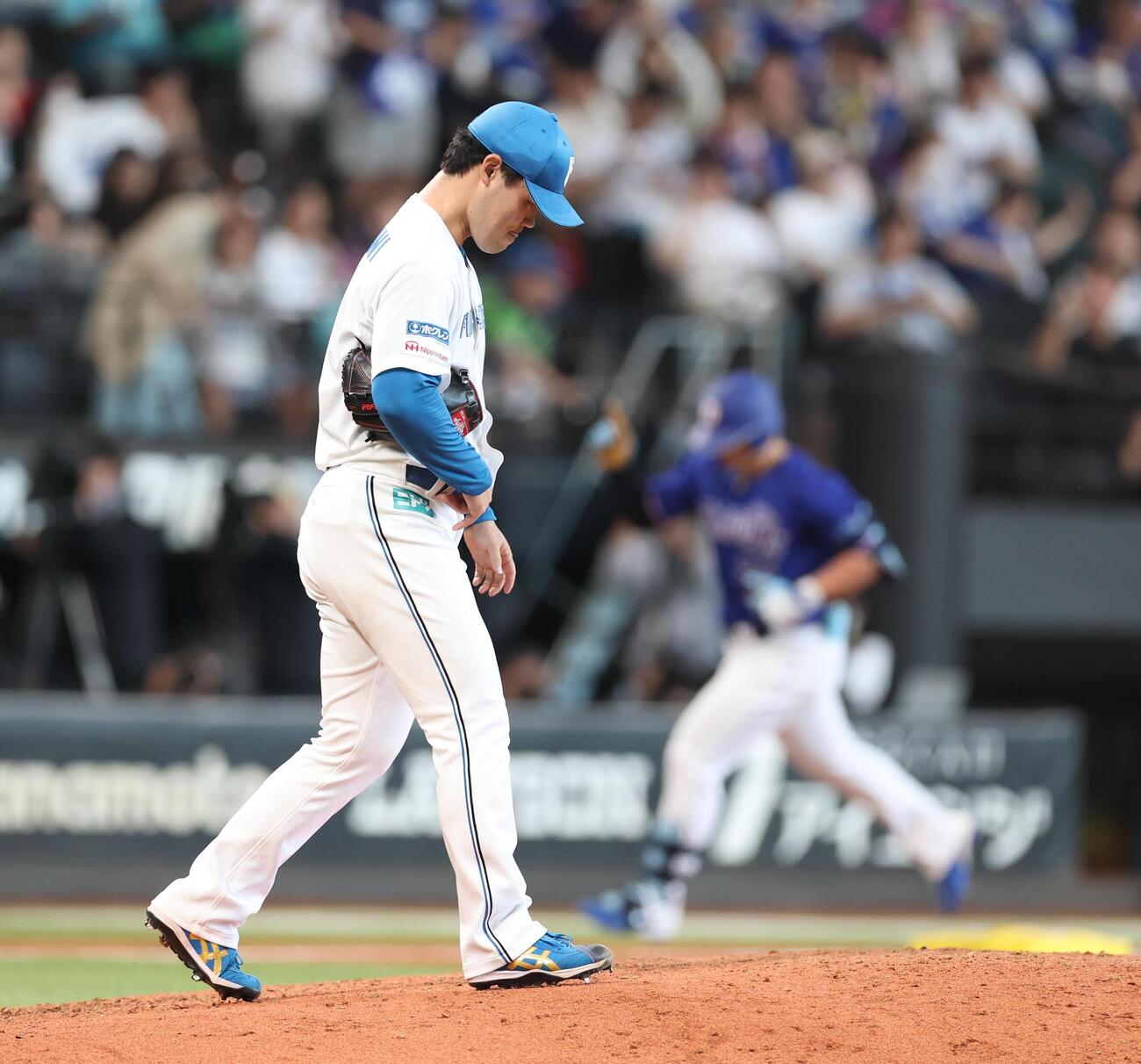 日本ハム対中日　7回表中日1死一塁、細川成也に2点本塁打を浴びる福谷浩司（撮影・黒川智章）