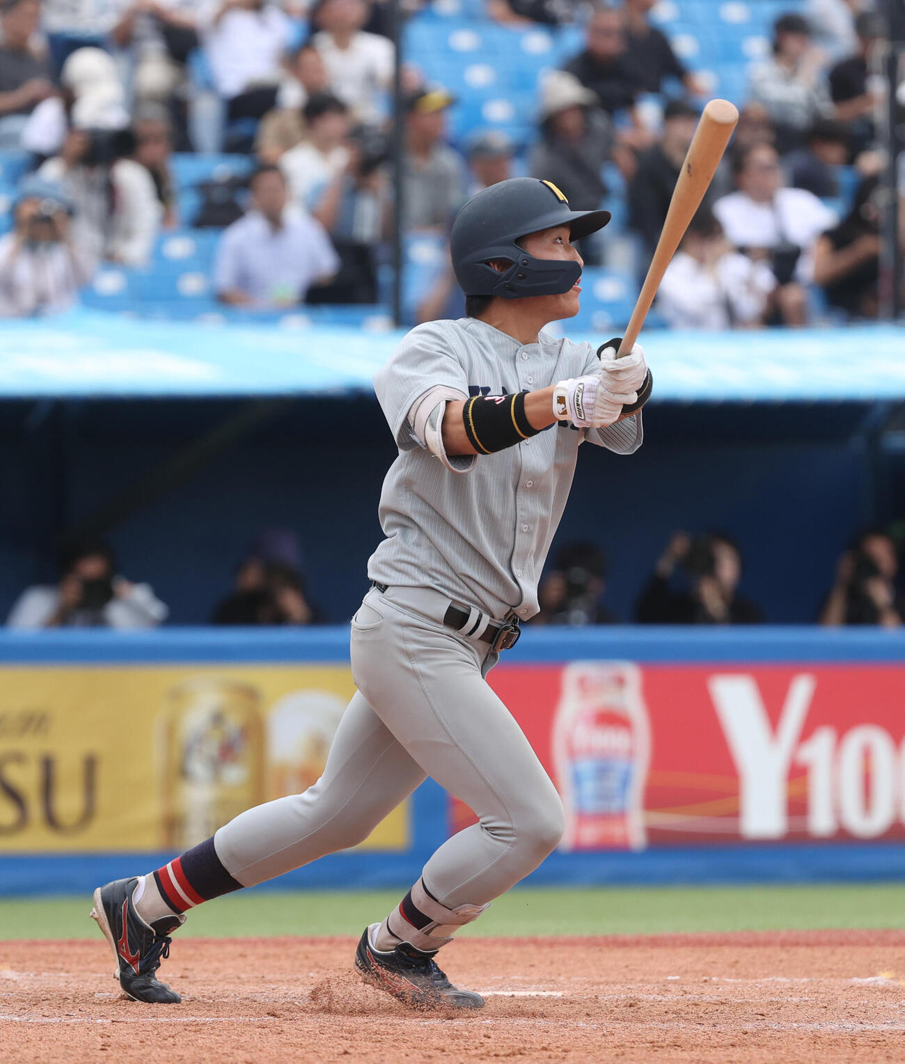 全日本大学野球選手権決勝　関大対慶大　5回表関大2死、山本峻輔は本塁打を放つ（撮影・柴田隆二）
