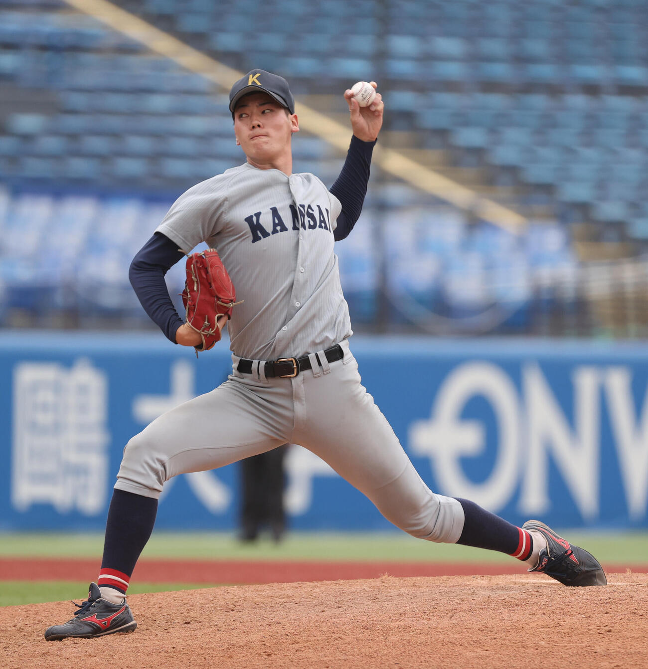 全日本大学野球選手権決勝　関大対慶大　6回から登板した関大・百合沢飛（撮影・柴田隆二）