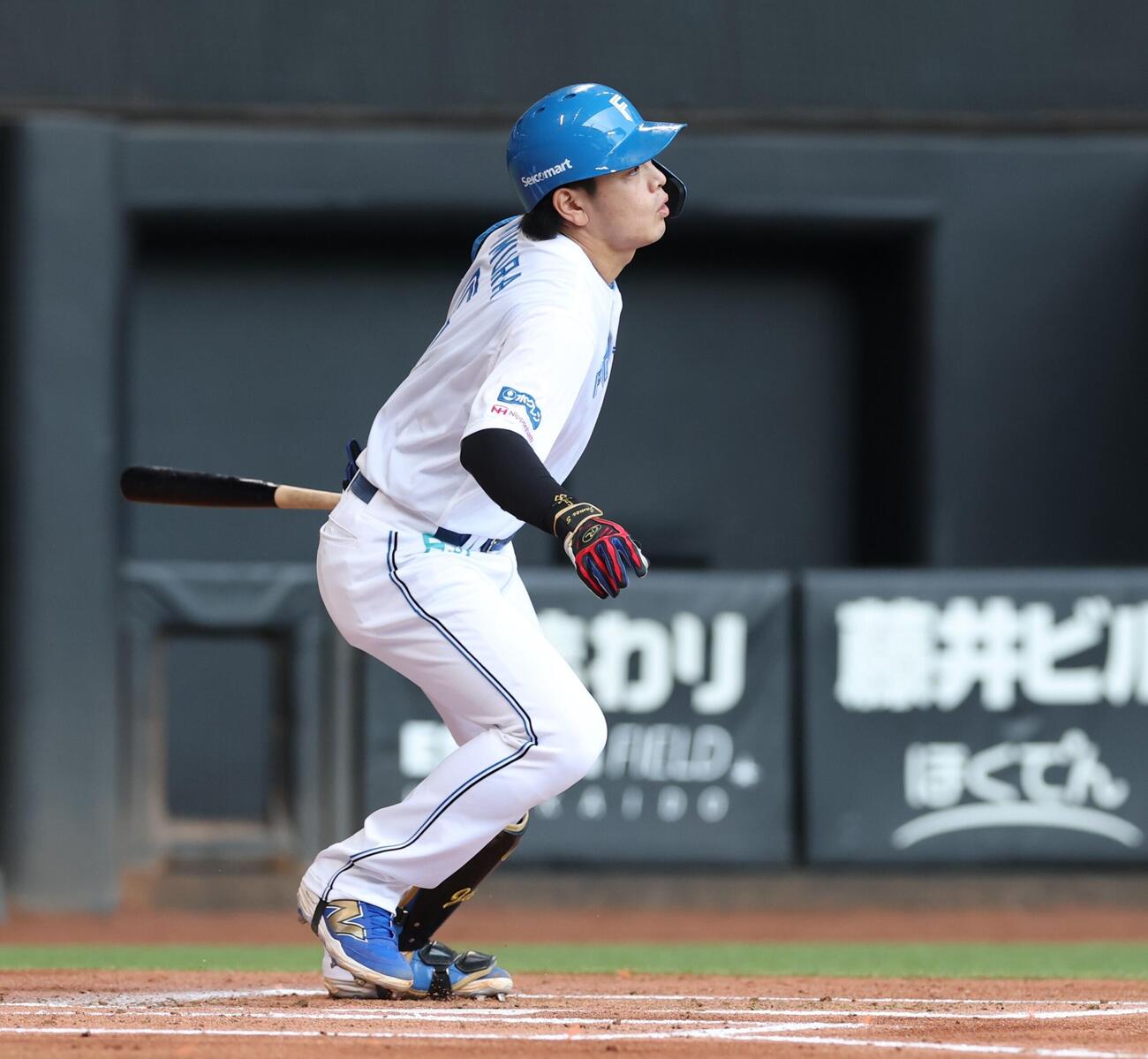 日本ハム対中日　1回裏日本ハム2死三塁、適時打を放つ野村佑希（撮影・黒川智章）＝2026年6月14日