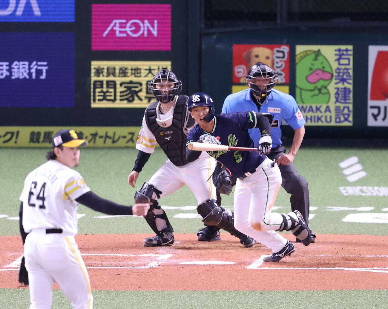 ソフトバンク対ヤクルト　6回表ヤクルト2死二塁、松下歩叶は左前適時打を放つ（撮影・梅根麻紀）