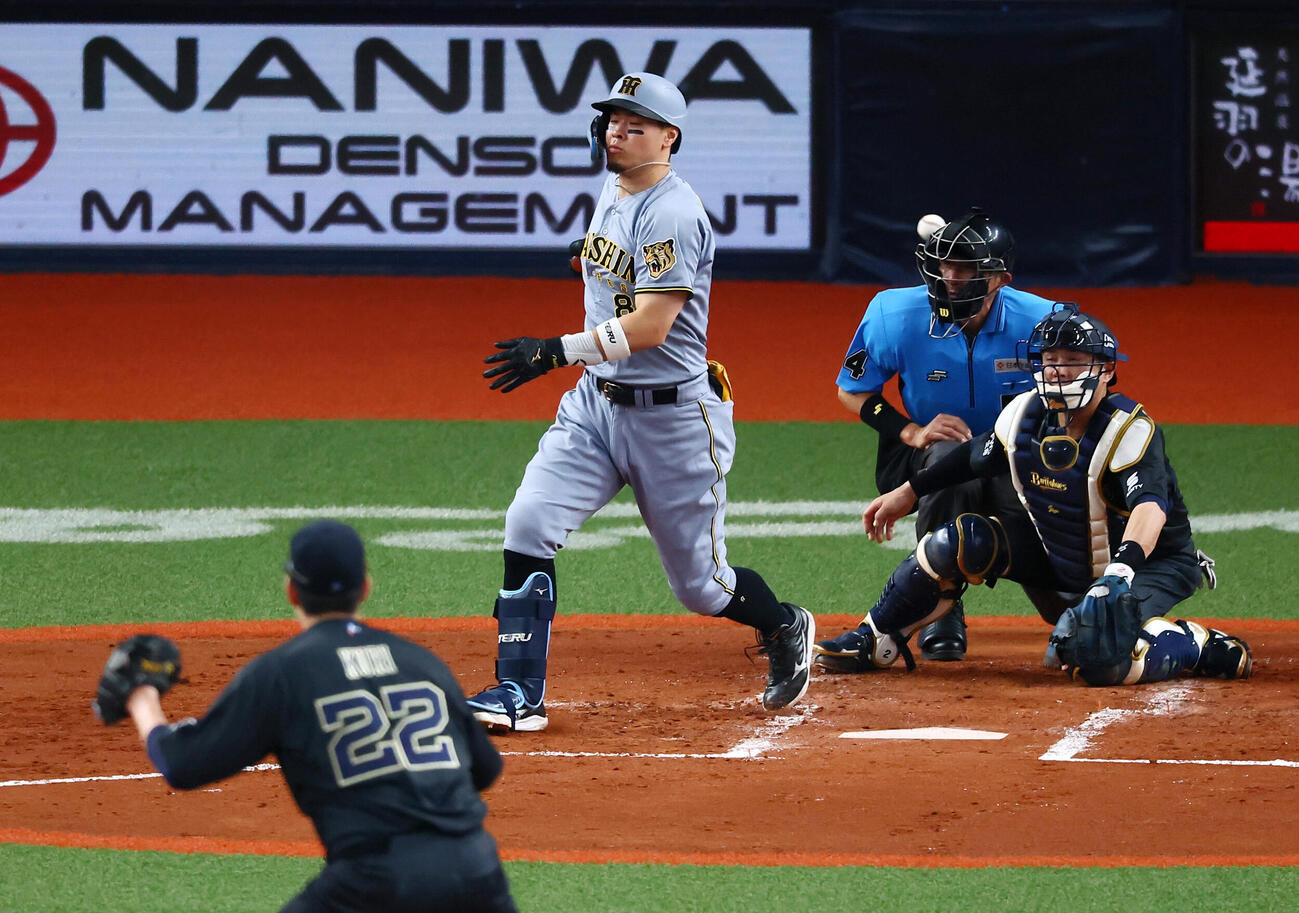 オリックス対阪神　9回表阪神1死、森下翔太は中前打を放つ。投手アンドレス・マチャド（撮影・加藤哉）