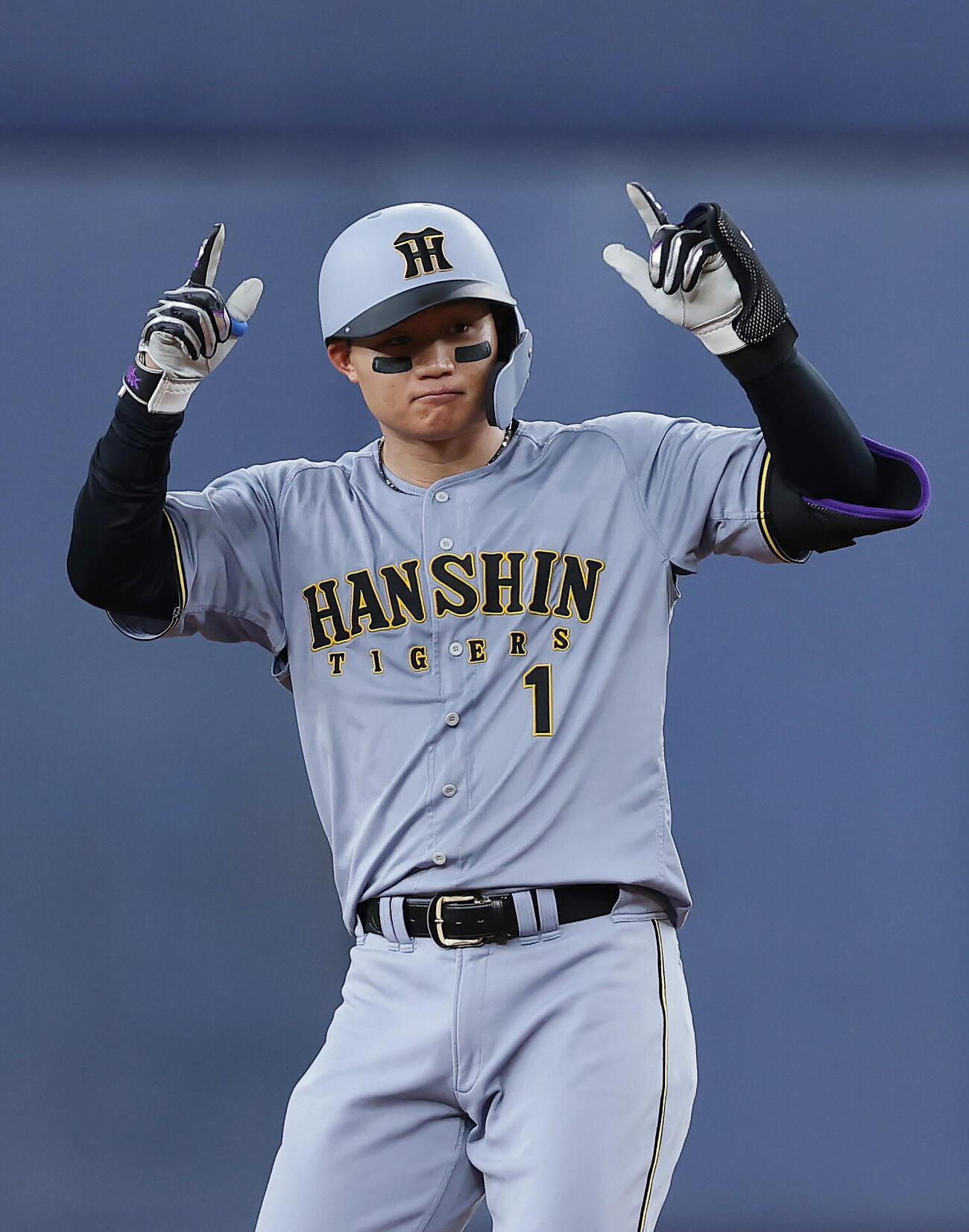 オリックス対阪神　5回表阪神2死二塁、勝ち越し適時二塁打を放ちポーズをとる森下翔太（撮影・前田充）
