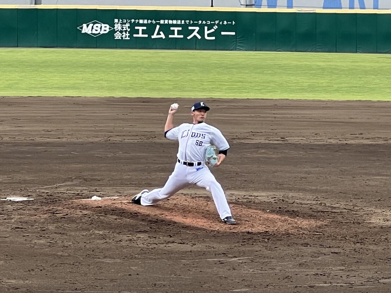 肉離れから2軍戦で復帰登板した西武中村祐（撮影・金子真仁）