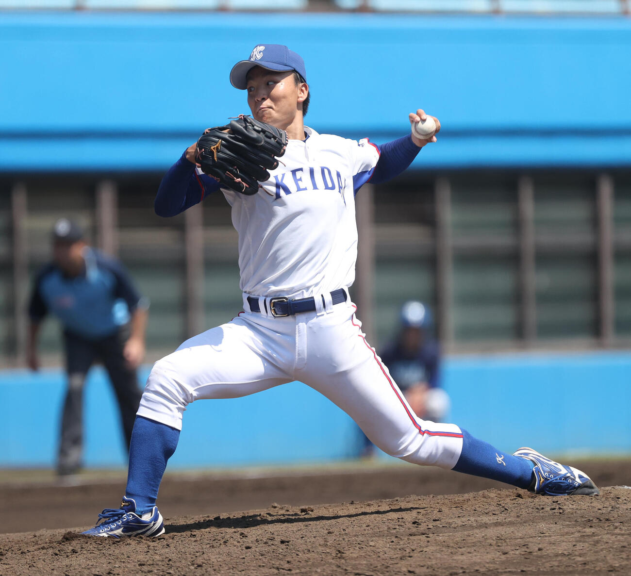 3回から登板したB組の大経大・常深颯大（撮影・柴田隆二）