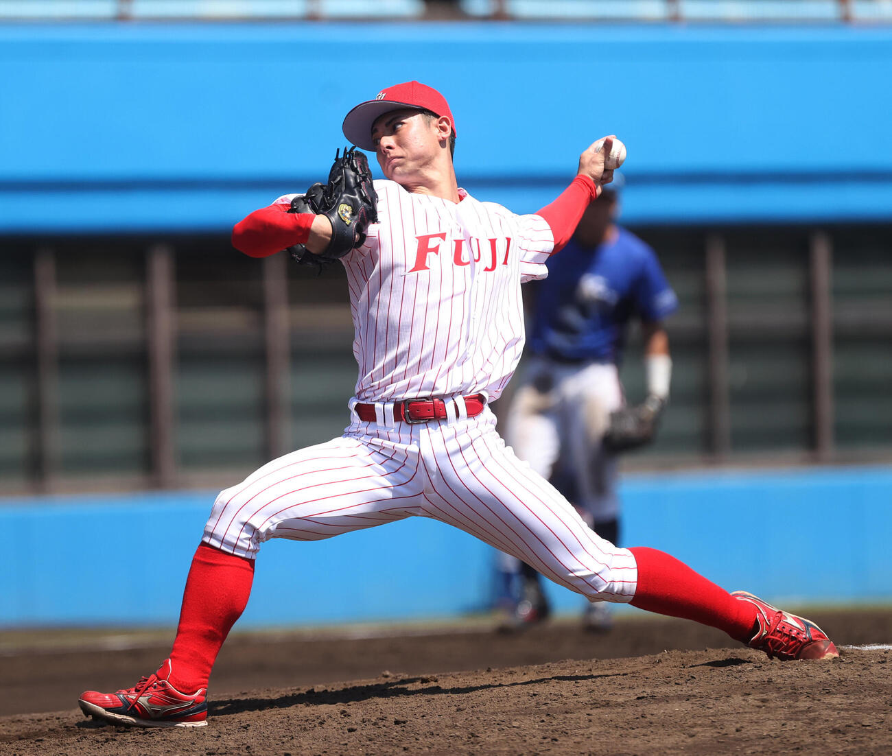 3回から登板したA組の富士大・古堅鈴之輔（撮影・柴田隆二）
