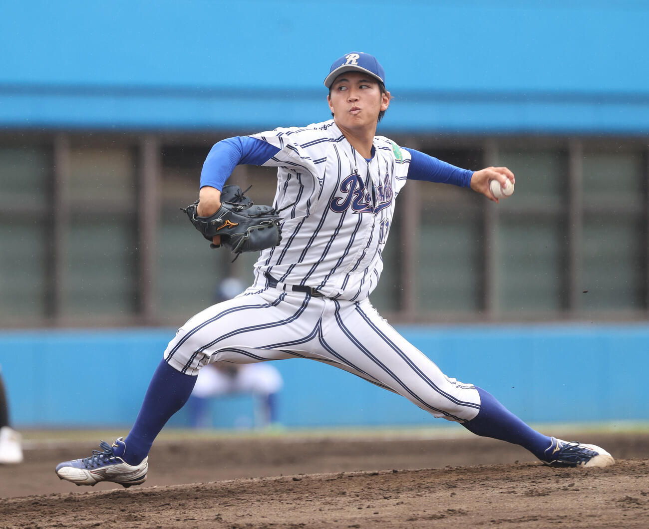 3回から登板したB組の立正大・仁田陽翔（撮影・柴田隆二）
