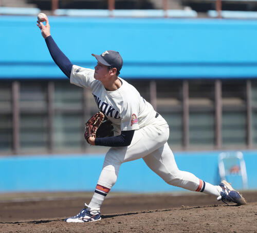 5回から登板したB組の東北福祉大・猪俣駿太(撮影・柴田隆二)
