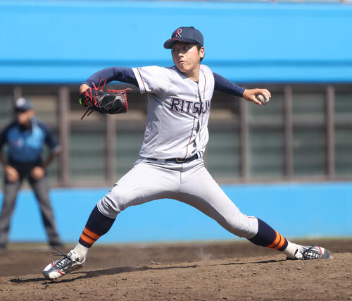 7回から登板したB組の立命大・有馬伽久(撮影・柴田隆二)