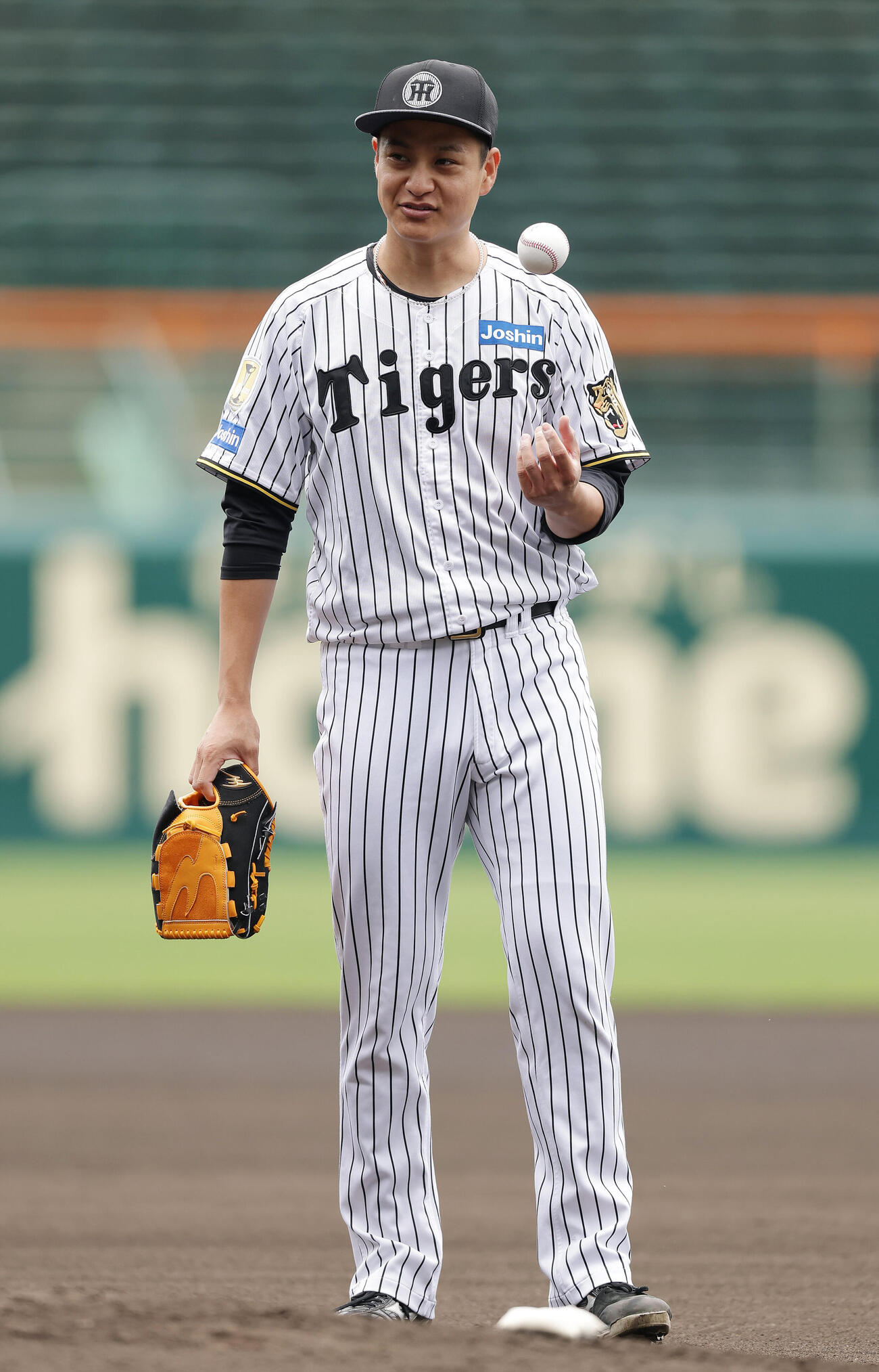 マウンドでの投球練習に臨む阪神大竹耕太郎（撮影・前田充）