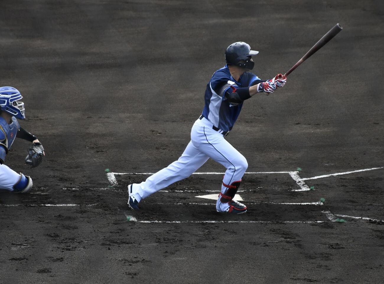ファーム・リーグ　日本ハム－西武　1回無死満塁で左適時二塁打を放つ西武栗山巧