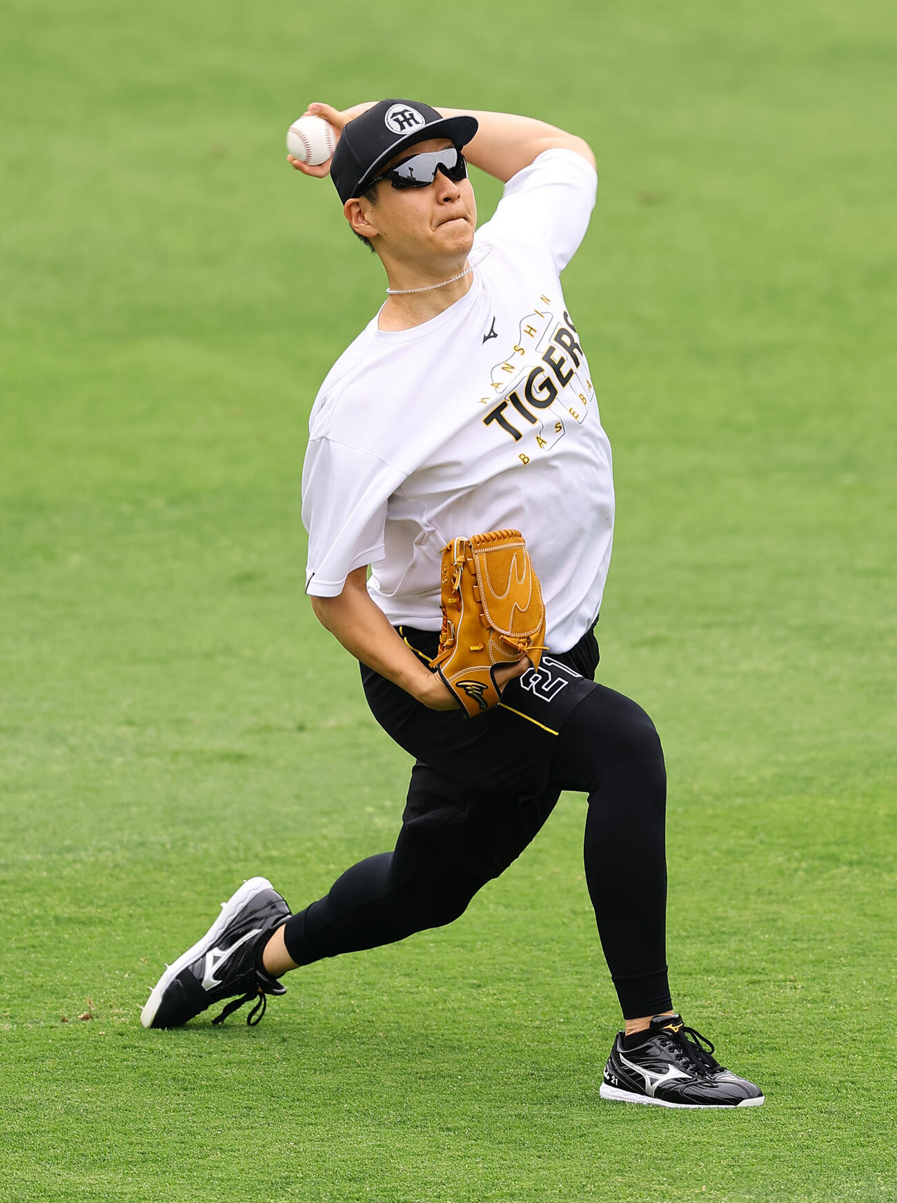 阪神対西武　キャッチボールをする大竹耕太郎（撮影・上田博志）