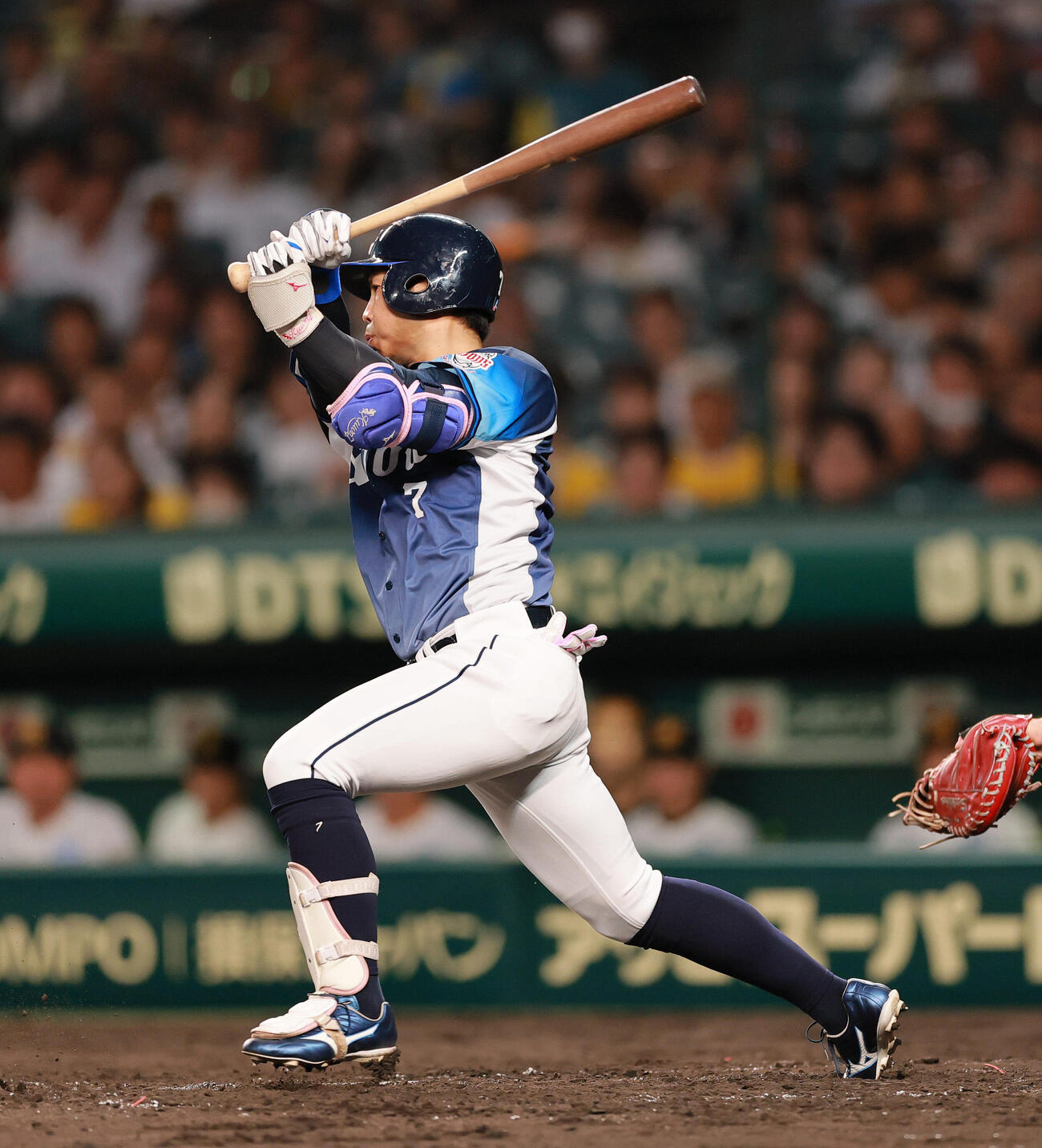 阪神対西武　5回表西武1死二塁、桑原将志は適時打を放つ（撮影・上山淳一）
