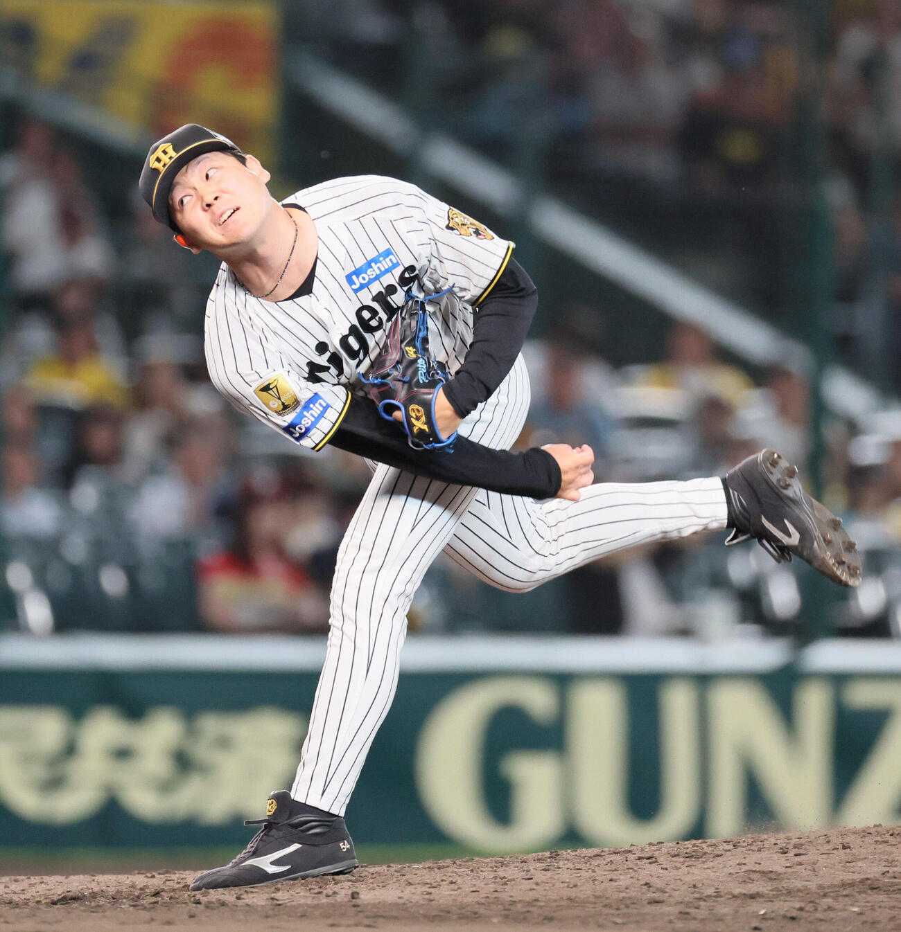 阪神対西武　阪神3番手の木下里都（撮影・宮崎幸一）