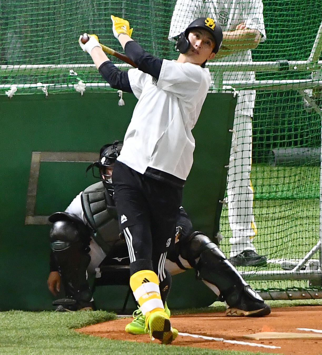 フリー打撃を行うソフトバンク周東佑京（撮影・岩下翔太）