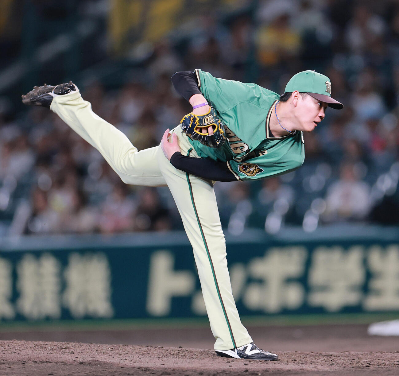 阪神対楽天　8回表に登板する及川雅貴（撮影・上山淳一）