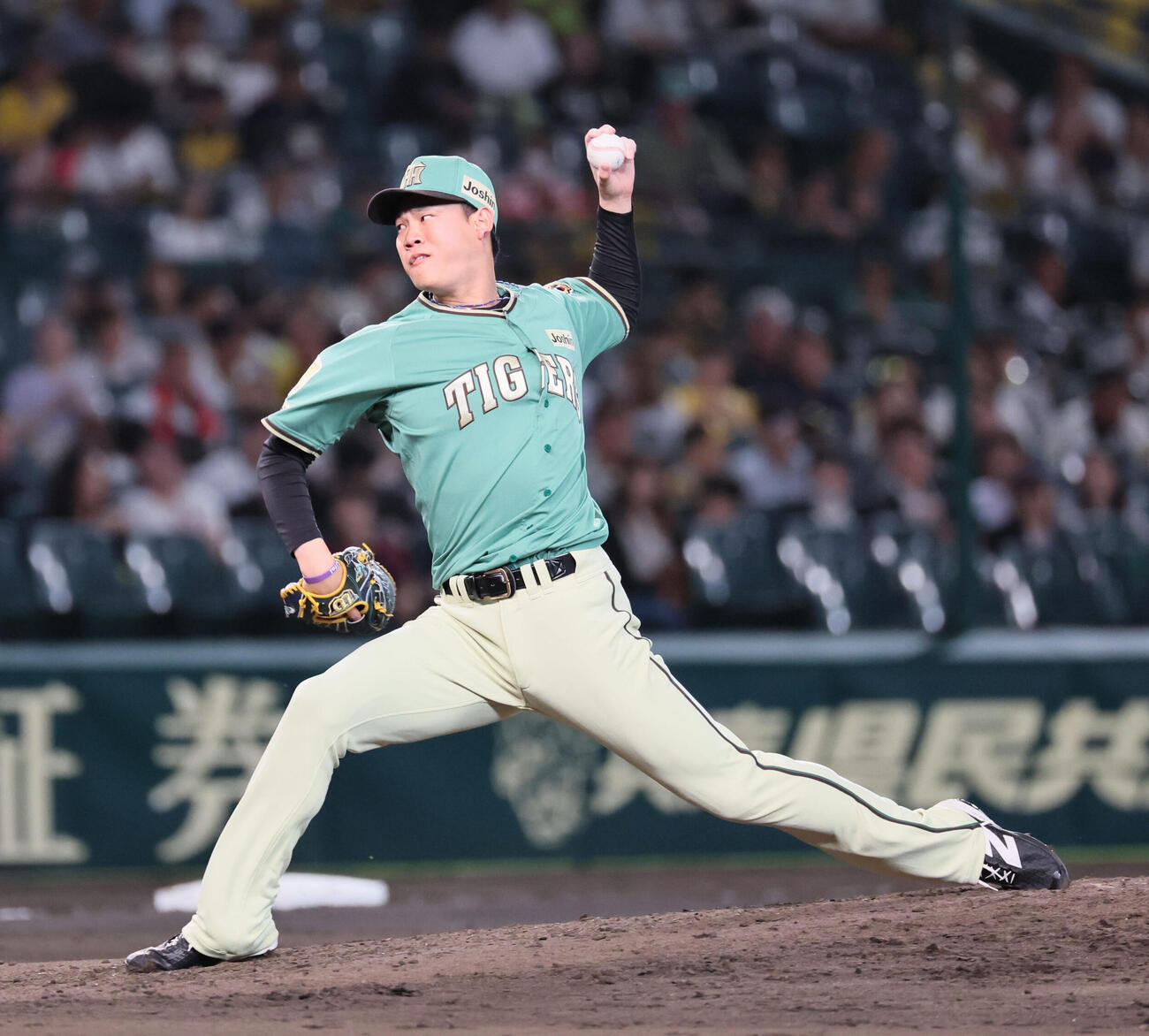 阪神対楽天　阪神3番手の及川雅貴（撮影・宮崎幸一）