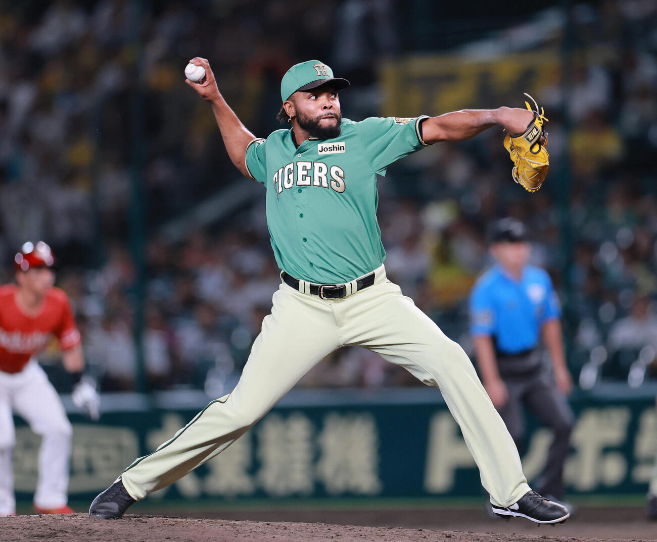 阪神対楽天　8回途中から登板する阪神ラファエル・ドリス（撮影・上山淳一）