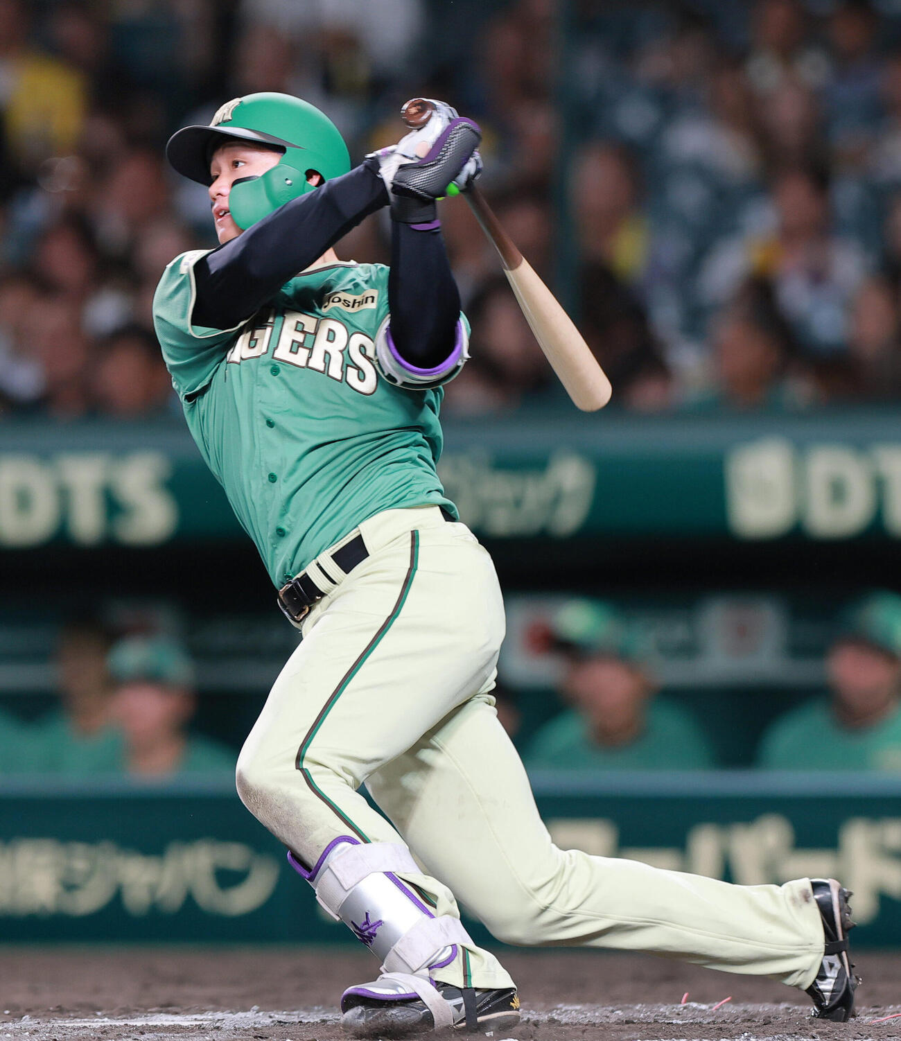 阪神対楽天　7回裏阪神2死二塁、森下翔太は適時二塁打を放つ（撮影・上山淳一）