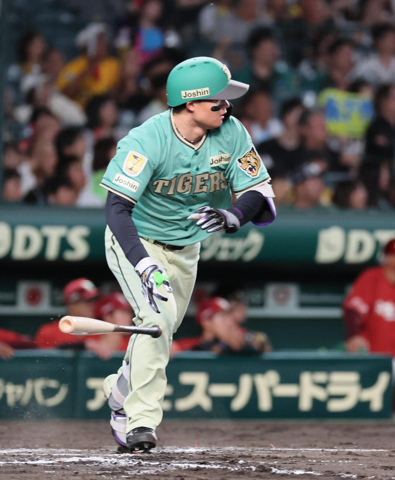 阪神対楽天　7回裏阪神2死二塁、森下翔太は適時二塁打を放つ（撮影・宮崎幸一）