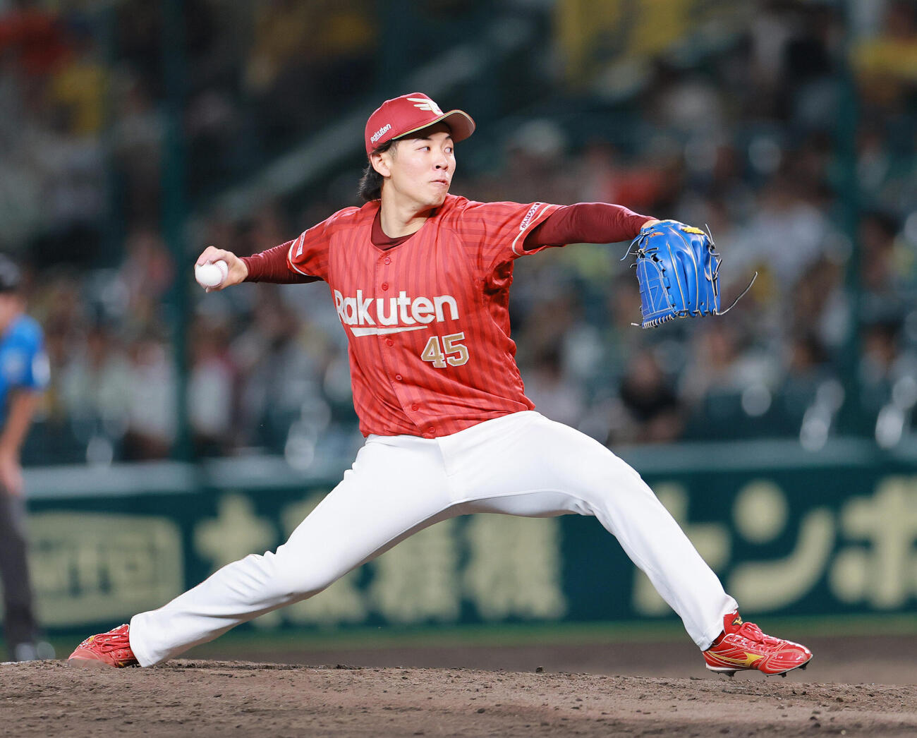 阪神対楽天　8回裏に登板する楽天九谷瑠（撮影・上山淳一）