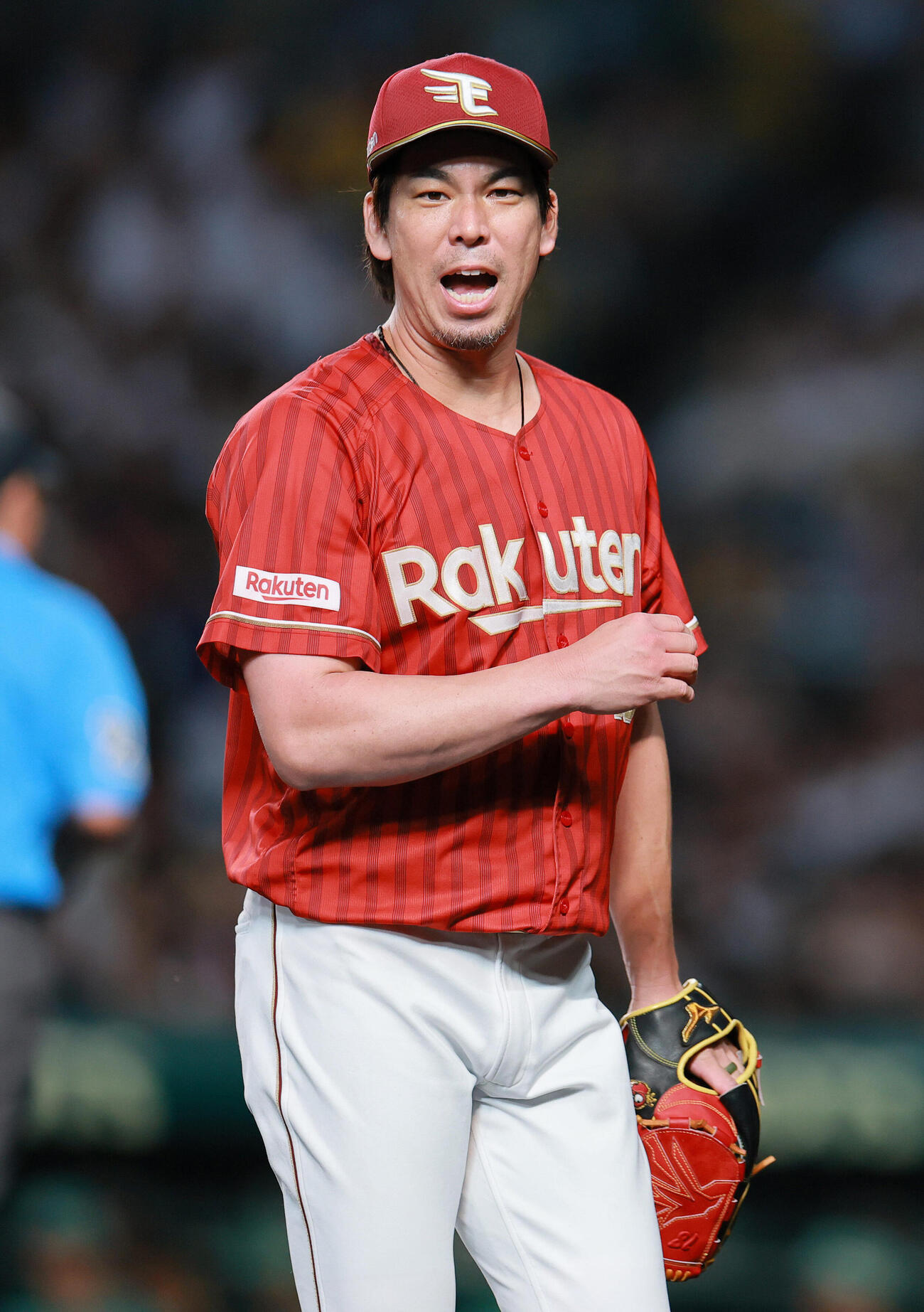 阪神対楽天　5回裏阪神2死一塁、前田健太は福島圭音を空振り三振に仕留めベンチへ引き揚げる（撮影・上山淳一）