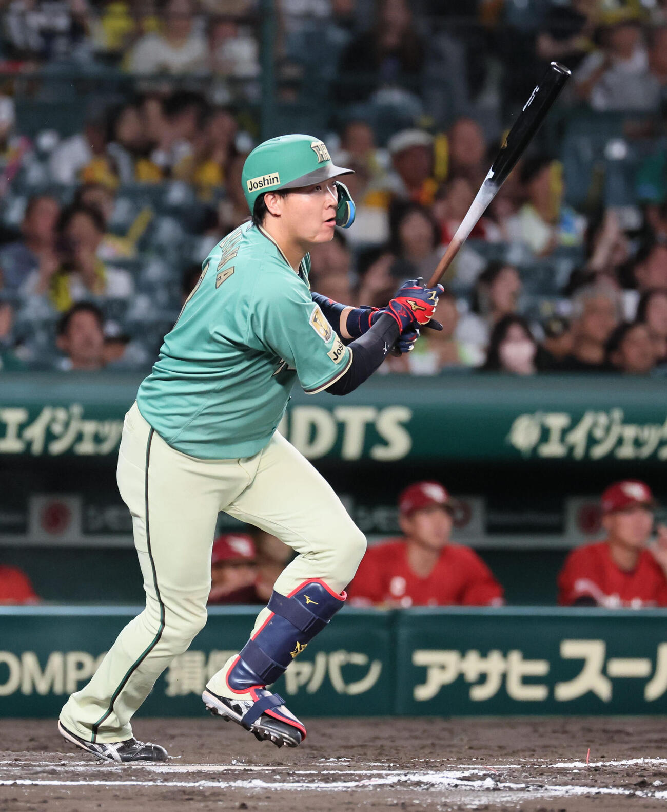 阪神対楽天　6回裏阪神無死満塁、大山悠輔は右犠飛を放つ（撮影・宮崎幸一）